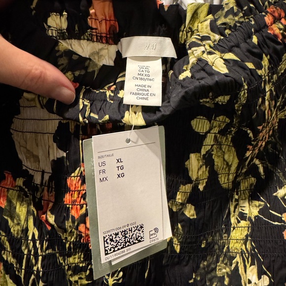 NWT H&M Smocked mini dress, black floral, size XL - Picture 5 of 5